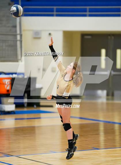 Thumbnail 2 in Hubbard vs Blum UIL 1A Region II Semi-Final photogallery.