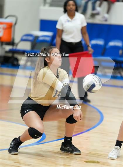Thumbnail 3 in Hubbard vs Blum UIL 1A Region II Semi-Final photogallery.