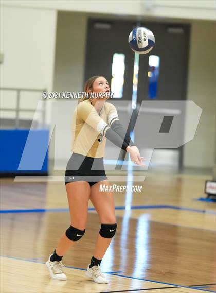 Thumbnail 1 in Hubbard vs Blum UIL 1A Region II Semi-Final photogallery.
