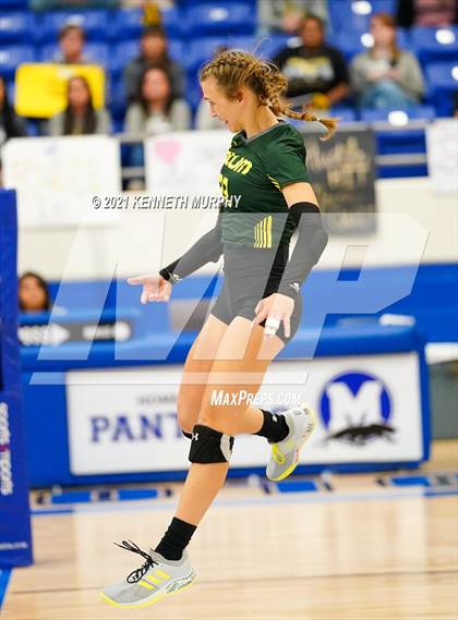 Thumbnail 3 in Hubbard vs Blum UIL 1A Region II Semi-Final photogallery.