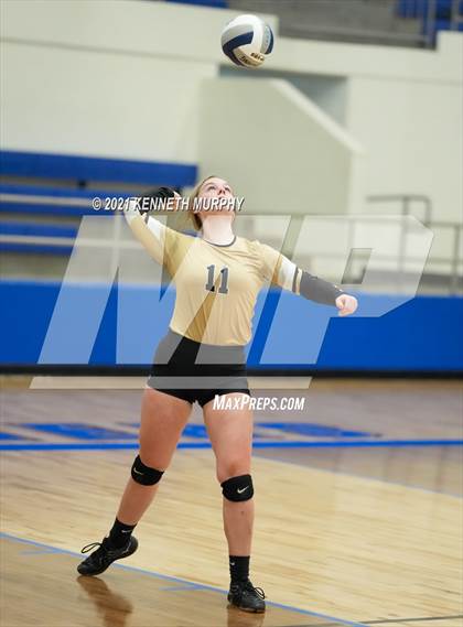 Thumbnail 3 in Hubbard vs Blum UIL 1A Region II Semi-Final photogallery.