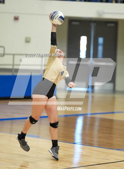 Thumbnail 3 in Hubbard vs Blum UIL 1A Region II Semi-Final photogallery.
