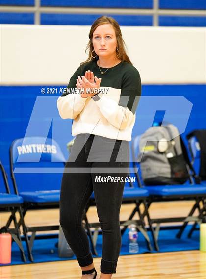 Thumbnail 3 in Hubbard vs Blum UIL 1A Region II Semi-Final photogallery.