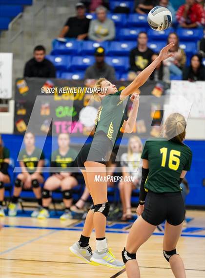 Thumbnail 2 in Hubbard vs Blum UIL 1A Region II Semi-Final photogallery.
