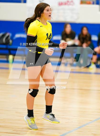 Thumbnail 3 in Hubbard vs Blum UIL 1A Region II Semi-Final photogallery.