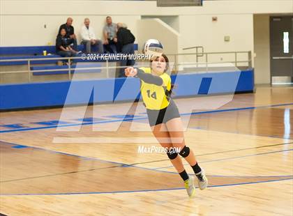 Thumbnail 1 in Hubbard vs Blum UIL 1A Region II Semi-Final photogallery.