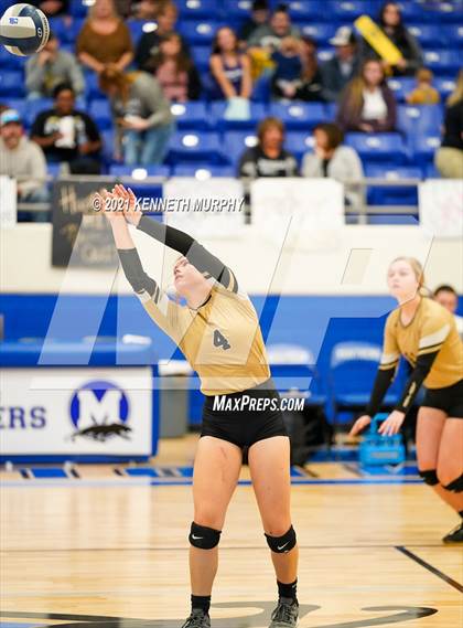 Thumbnail 3 in Hubbard vs Blum UIL 1A Region II Semi-Final photogallery.