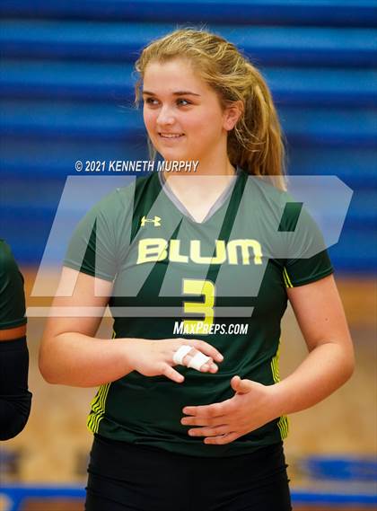 Thumbnail 3 in Hubbard vs Blum UIL 1A Region II Semi-Final photogallery.