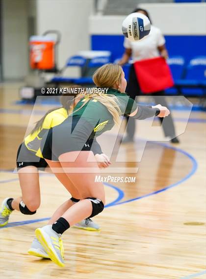 Thumbnail 1 in Hubbard vs Blum UIL 1A Region II Semi-Final photogallery.