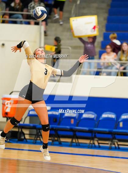 Thumbnail 3 in Hubbard vs Blum UIL 1A Region II Semi-Final photogallery.