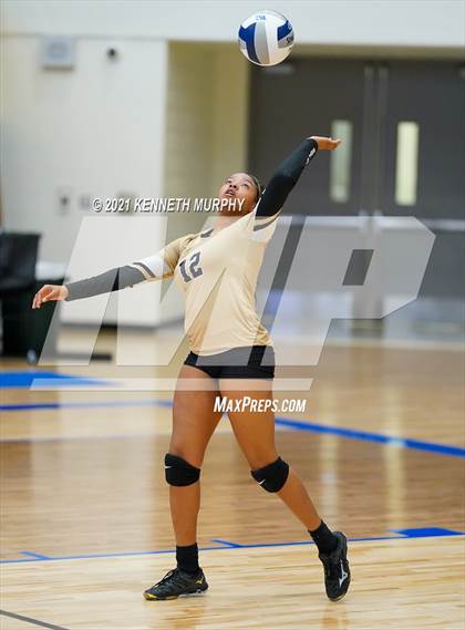 Thumbnail 1 in Hubbard vs Blum UIL 1A Region II Semi-Final photogallery.