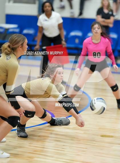 Thumbnail 3 in Hubbard vs Blum UIL 1A Region II Semi-Final photogallery.