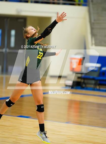 Thumbnail 3 in Hubbard vs Blum UIL 1A Region II Semi-Final photogallery.
