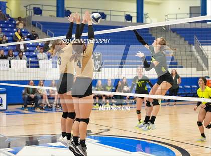 Thumbnail 3 in Hubbard vs Blum UIL 1A Region II Semi-Final photogallery.