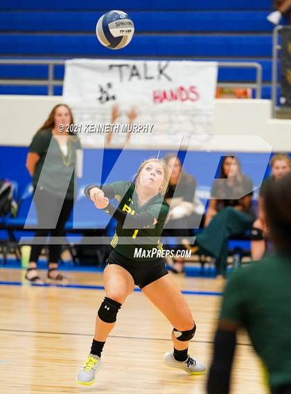 Thumbnail 1 in Hubbard vs Blum UIL 1A Region II Semi-Final photogallery.
