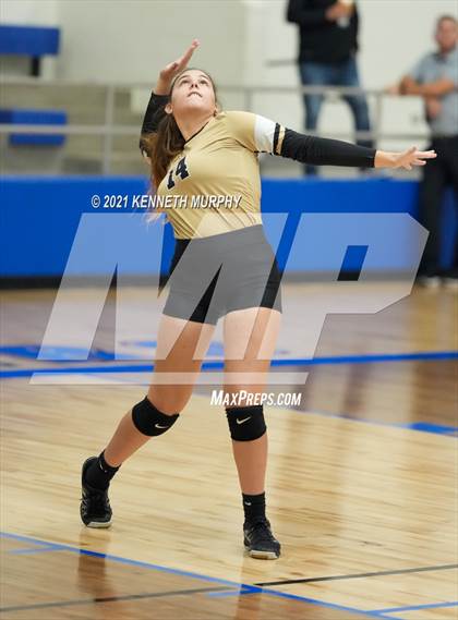 Thumbnail 2 in Hubbard vs Blum UIL 1A Region II Semi-Final photogallery.