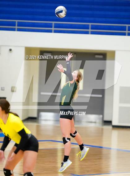 Thumbnail 2 in Hubbard vs Blum UIL 1A Region II Semi-Final photogallery.