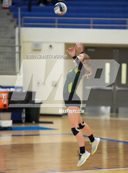 Thumbnail 2 in Hubbard vs Blum UIL 1A Region II Semi-Final photogallery.