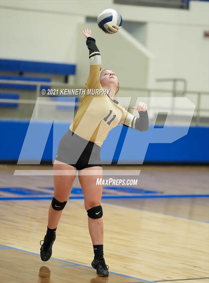 Thumbnail 2 in Hubbard vs Blum UIL 1A Region II Semi-Final photogallery.