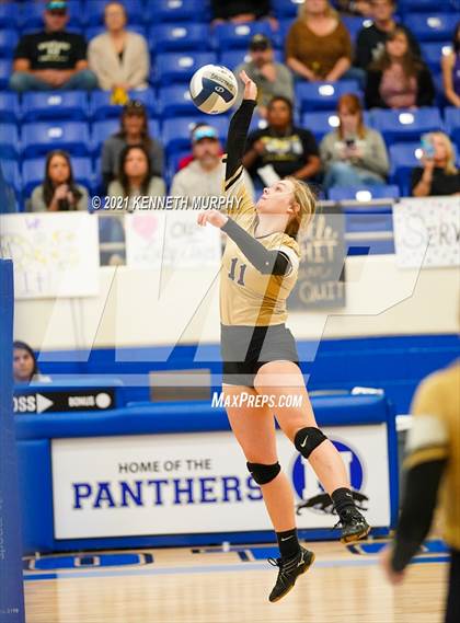 Thumbnail 1 in Hubbard vs Blum UIL 1A Region II Semi-Final photogallery.
