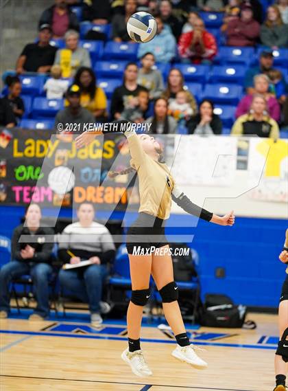 Thumbnail 2 in Hubbard vs Blum UIL 1A Region II Semi-Final photogallery.