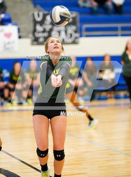 Thumbnail 2 in Hubbard vs Blum UIL 1A Region II Semi-Final photogallery.