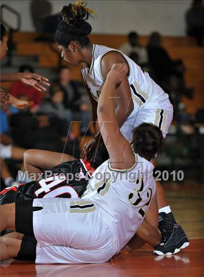 Thumbnail 3 in Rancho Verde vs. Arroyo Valley (Lady Bears Holiday Classic) photogallery.