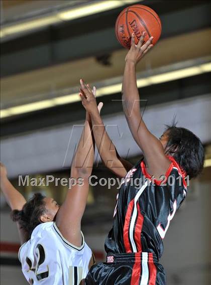 Thumbnail 1 in Rancho Verde vs. Arroyo Valley (Lady Bears Holiday Classic) photogallery.