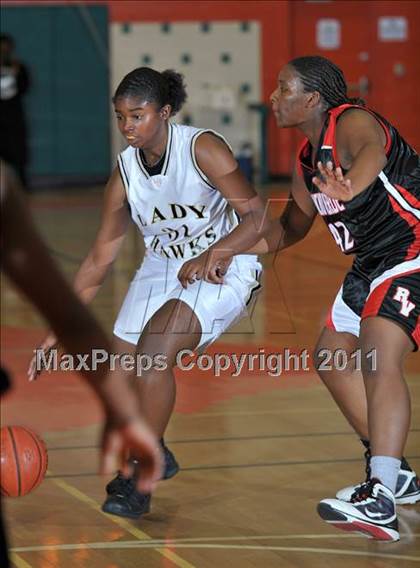 Thumbnail 2 in Rancho Verde vs. Arroyo Valley (Lady Bears Holiday Classic) photogallery.