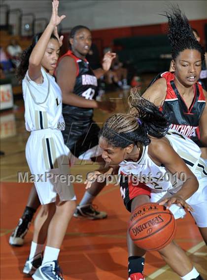 Thumbnail 2 in Rancho Verde vs. Arroyo Valley (Lady Bears Holiday Classic) photogallery.