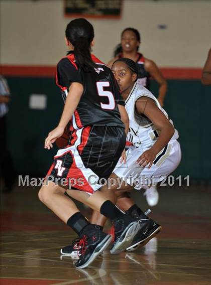 Thumbnail 2 in Rancho Verde vs. Arroyo Valley (Lady Bears Holiday Classic) photogallery.