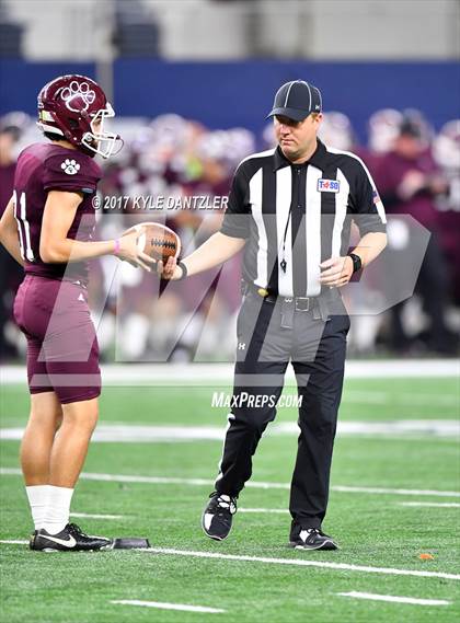 Thumbnail 3 in Cy-Fair vs. Midway (UIL 6A Division 2 Final)  photogallery.