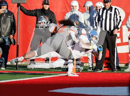 Thumbnail 2 in Skyridge vs. Bingham (UHSAA 6A Semifinal) photogallery.