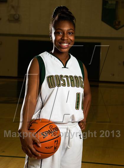 Thumbnail 2 in Monterey Trail Junior Varsity Girls Basketball Team and Individual Photos photogallery.