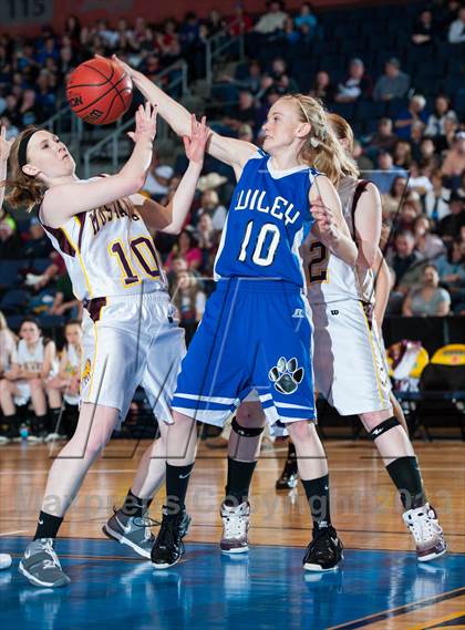 Thumbnail 2 in Wiley vs. Kim (CHSAA 1A Final) photogallery.