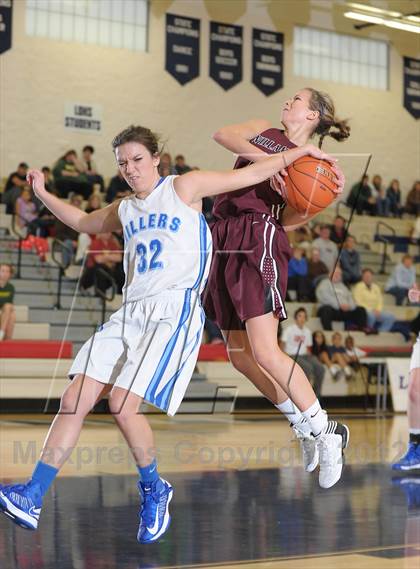 Thumbnail 3 in Willamette vs. Springfield (Nike Interstate Shootout) photogallery.