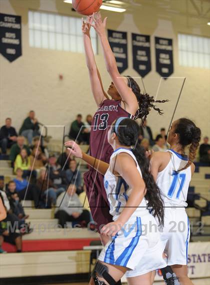 Thumbnail 1 in Willamette vs. Springfield (Nike Interstate Shootout) photogallery.