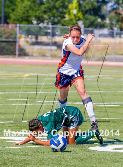 Thumbnail 2 in Cosumnes Oaks vs Manteca (CIF D3 Semifinal Playoff)  photogallery.