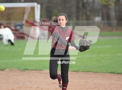 Thumbnail 3 in Middletown @ Windsor photogallery.