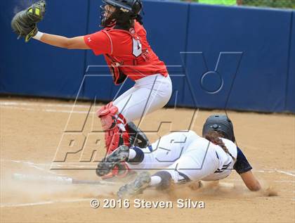 Thumbnail 3 in Christian vs. La Jolla (CIF SDS D4 Final) photogallery.