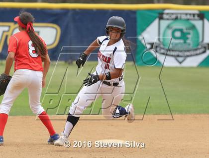 Thumbnail 3 in Christian vs. La Jolla (CIF SDS D4 Final) photogallery.