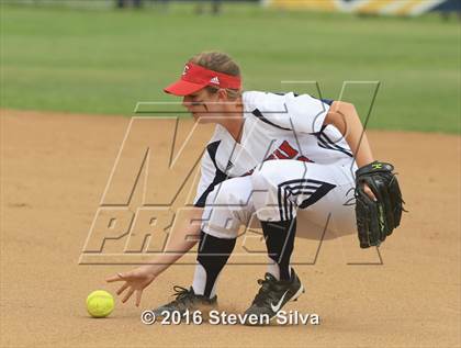 Thumbnail 2 in Christian vs. La Jolla (CIF SDS D4 Final) photogallery.