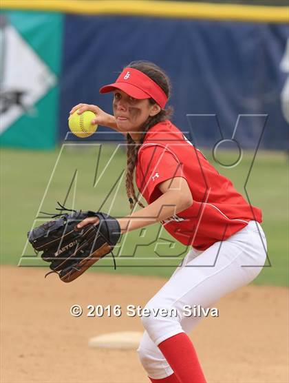 Thumbnail 2 in Christian vs. La Jolla (CIF SDS D4 Final) photogallery.
