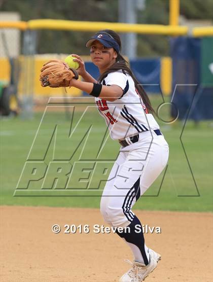 Thumbnail 3 in Christian vs. La Jolla (CIF SDS D4 Final) photogallery.