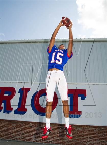 Thumbnail 2 in Curtis (Preseason Top 25 Photo Shoot)  photogallery.