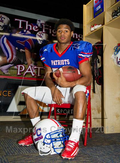 Thumbnail 1 in Curtis (Preseason Top 25 Photo Shoot)  photogallery.