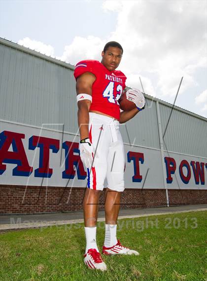 Thumbnail 3 in Curtis (Preseason Top 25 Photo Shoot)  photogallery.