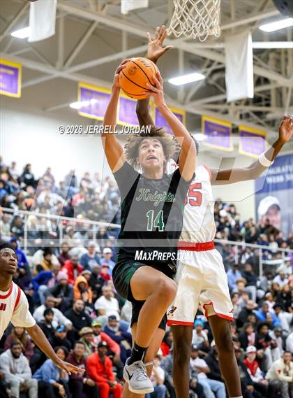 Thumbnail 3 in Greenfield vs Coronado (John Wall Holiday Invitational) photogallery.
