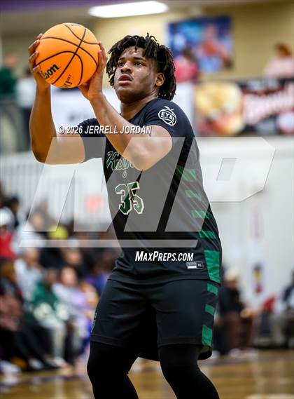 Thumbnail 3 in Greenfield vs Coronado (John Wall Holiday Invitational) photogallery.