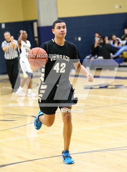 Thumbnail 2 in Kellis vs Verrado photogallery.